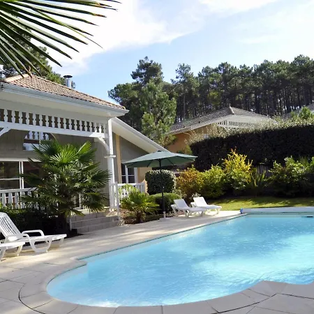 Villa With A Fire Place At 2 Km From Sea Lacanau