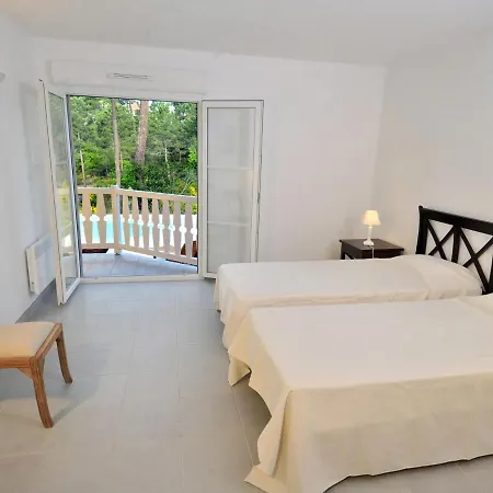 Villa With A Fire Place At 2 Km From Sea
